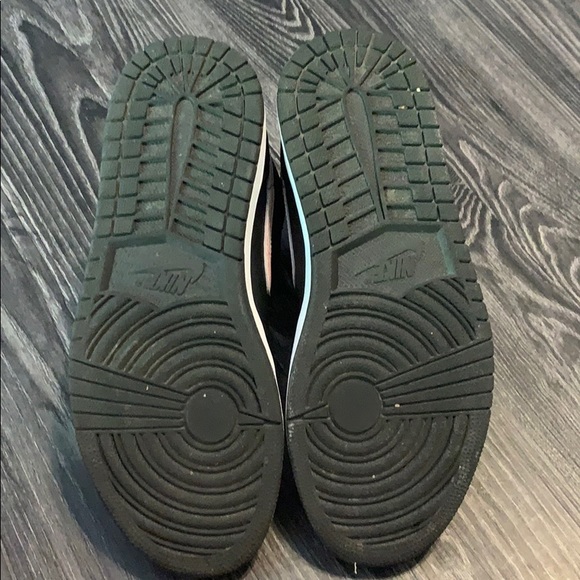 High top Nike Air Jordan’s - Picture 3 of 4